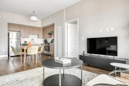 North Hollywood 2br w pool gym prime NoHo LAX-921 in Los Angeles, USA