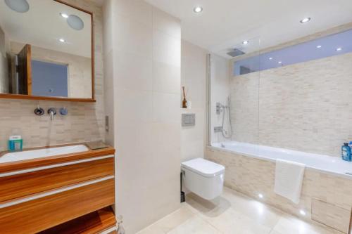 Incredible 2BD Loft by Regents Canal - Haggerston - image 6