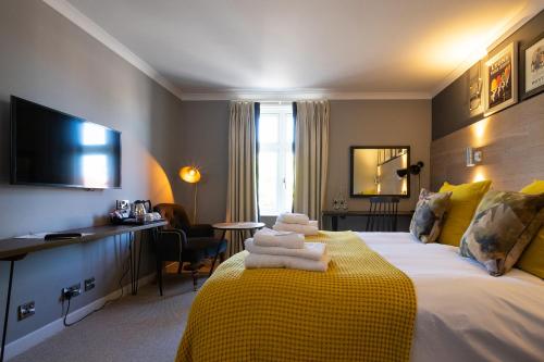 Bridge Hotel - image 12