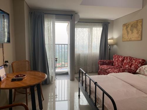 Royal Bed - Royal Sentul Park Apartment