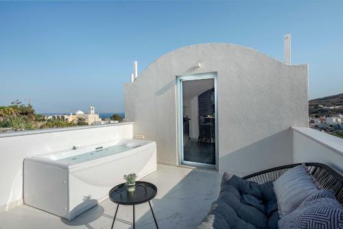 BlackStone Luxury Suites in Emporeio