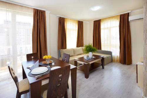 Two-Bedroom Apartment room in Villa Sardinia