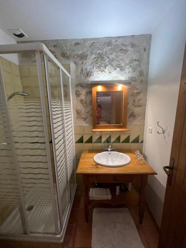 Deluxe Double Room with Shower