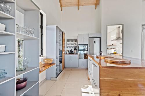 Skats, Romansbaai Moksha on the Sea in Birkenhead