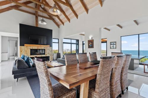 Skats, Romansbaai Moksha on the Sea in Birkenhead