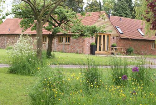 Hidden cottages 2 bed cottage in peaceful surroundings with log burner in Beaudesert