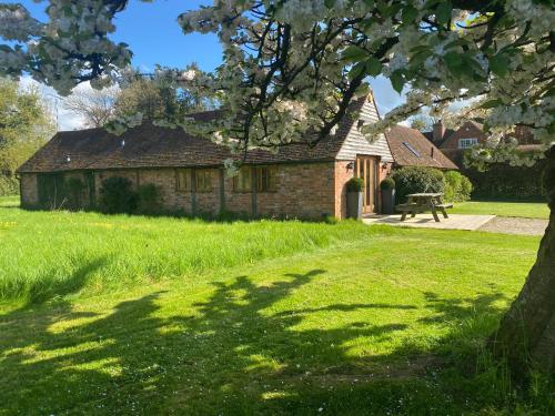 Hidden cottages 2 bed cottage in peaceful surroundings with log burner in Beaudesert