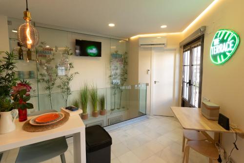 セビリア The Terrace, duplex con terraza privada 4つ星 シングルルーム プール