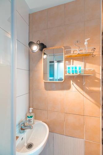 Józefitów Standard Apartment - Tap to explore photos