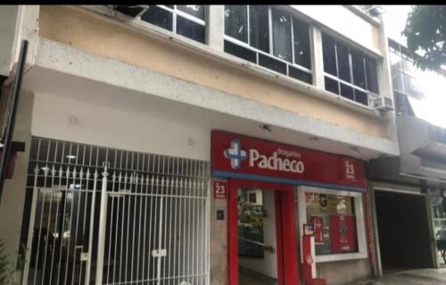 MARAVILHOSO QUARTO E SALA até 4 PESSOAS NO LEBLON na Av ATAULFO DE PAIVA