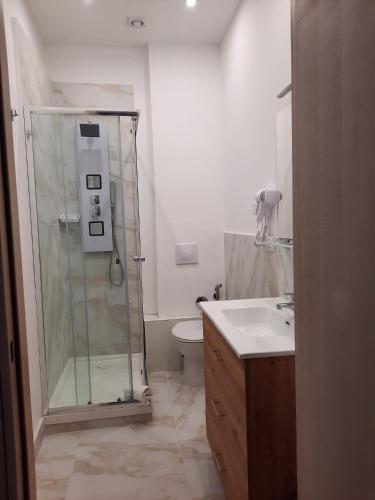 Double Room image 2
