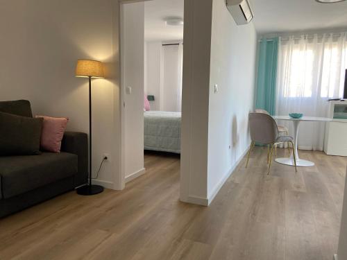 One-Bedroom Apartment image 7