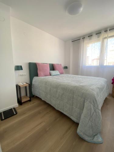 One-Bedroom Apartment image 5