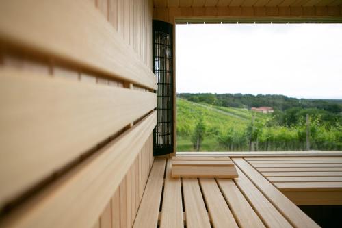 Hisa Vukan - Eco House in middle of vineyard with Sauna!