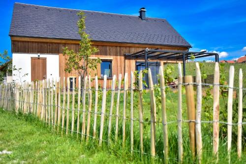 Hisa Vukan - Eco House in middle of vineyard with Sauna!