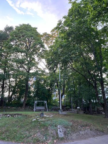 Kaksio Helsingissä omalla parkkipaikalla (Kaksio Helsingissa omalla parkkipaikalla) in Haaga