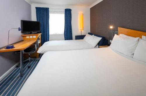 Holiday Inn Express Bristol - Filton in Frenchay and Stoke Park