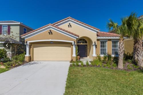 Davenport-Villa-Sleeps 10-Parking-Pool-Hot Tub
