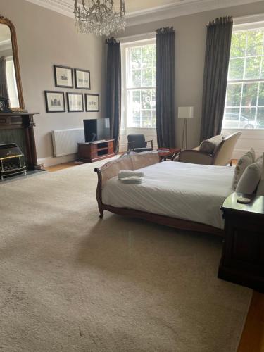 Private Guest Suite in Georgian Townhouse in City Centre in Stockbridge