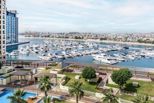 Luxury Spacious 2BR in Palm Jumeirah - image 12