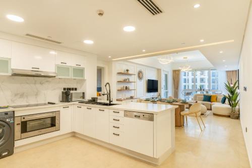 Luxury Spacious 2BR in Palm Jumeirah - image 11