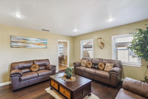 Quaint Midland Home about 1 Mi to Downtown! in 密德蘭市中心