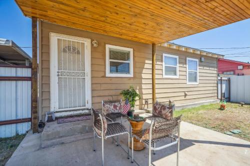 Quaint Midland Home about 1 Mi to Downtown! in 密德蘭市中心