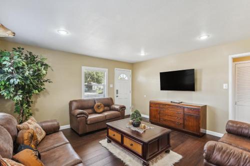 Quaint Midland Home about 1 Mi to Downtown! in 密德蘭市中心