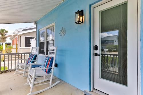 216 Kirkland Suite 1 - 1-1 Beachside Pool Home! in New Smyrna Beach, USA