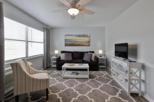 Coastal Waters 214, 2nd Floor 1 Bedroom Ocean View Condo in New Smyrna Beach, USA