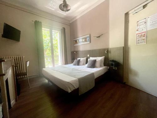 Le Strasbourg Hotel - image 11