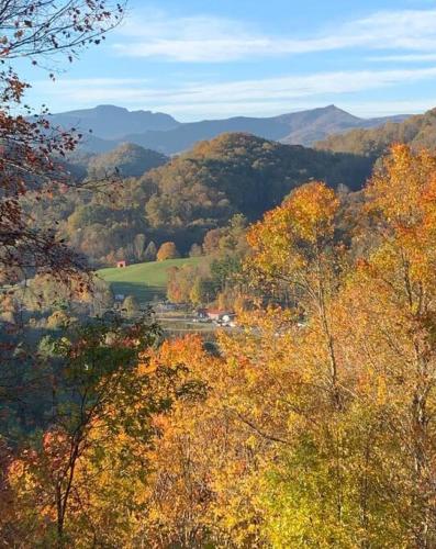 Amazing Views and Convenient to Boone and ASU in Vilas, USA