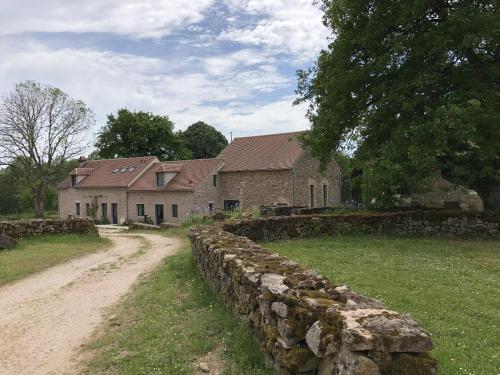 Hameau Les Gaties gîte à louer Serée
