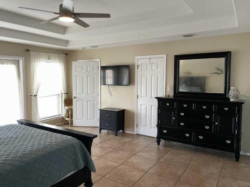 Four-Bedroom Holiday Home image 3