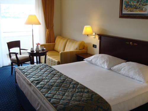 Hotel Meridijan Adults Only The 4-star Hotel Meridijan Adults Only offers comfort and convenience whether youre on business or holiday in Pag. The property has everything you need for a comfortable stay. Service-minded staff wi