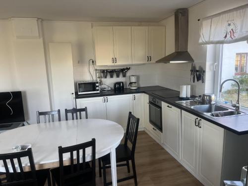 Sodra Gotland 14 bed med pool in Havdhem