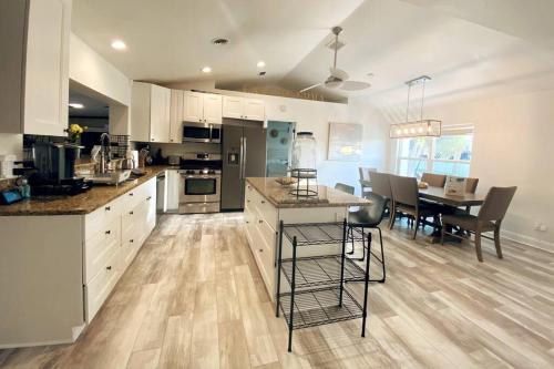 Casa de Emma - a 3-bed gulf access vacation home - image 2