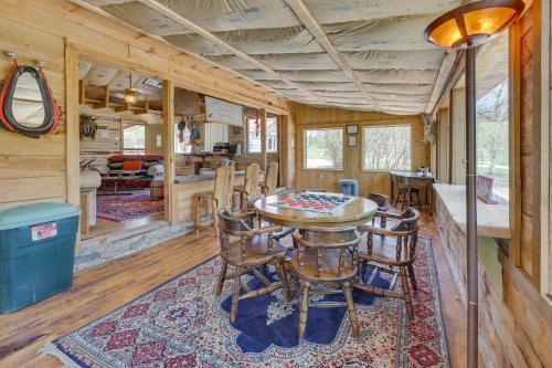 Accommodating Cabin 8 Miles to Mount Rushmore - image 10