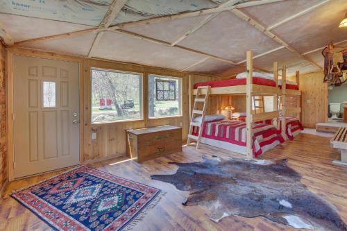 Accommodating Cabin 8 Miles to Mount Rushmore - image 12