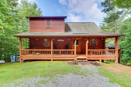 Charming Morganton Cabin with Hot Tub and Game Room! in Morganton, USA