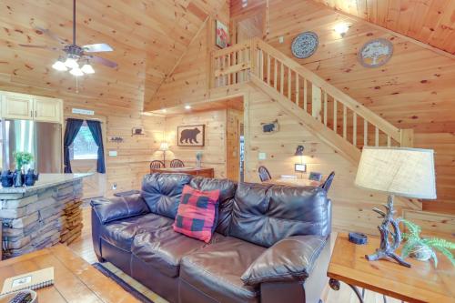 Charming Morganton Cabin with Hot Tub and Game Room! in Morganton, USA