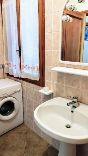  Casa Frantina a 150m dal mare I.U.N. R3919 in Santa Luria