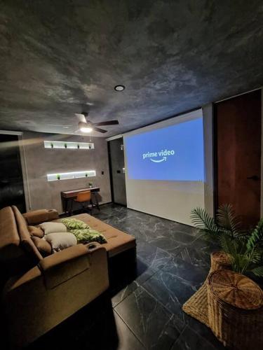 Home Rooftop Private Jacuzzi 3 Bedroom 4 Bth 120Mb in Xcanatún, Mexico