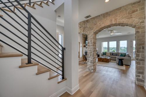 Luxury Lakefront Home-Private Dock - Dipping Pool! in Spicewood, USA
