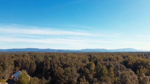 Au pied des Monts-Valin, hébergement touristique