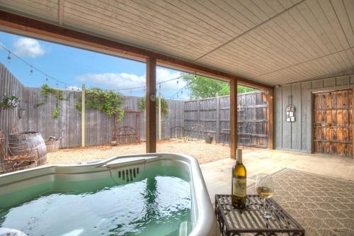 Private Luxury Retreat with Hot Tub 10mins To Fred! in Fredericksburg, USA