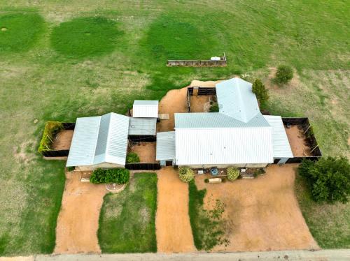 Private Luxury Retreat with Hot Tub 10mins To Fred! in Fredericksburg, USA