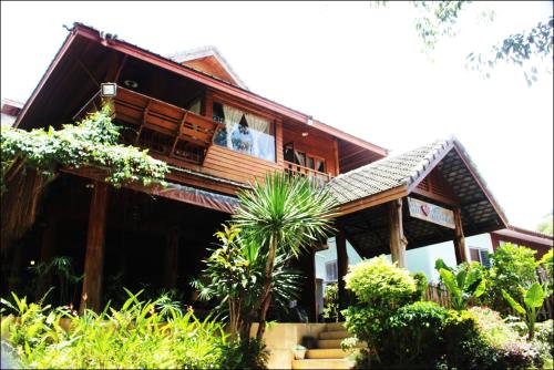 ทางเข้า, ปายวิมาน รีสอร์ท (Pai Vimaan Resort) in ริมน้ำปาย