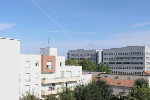 Bright nest with terrace in Saint-Denis