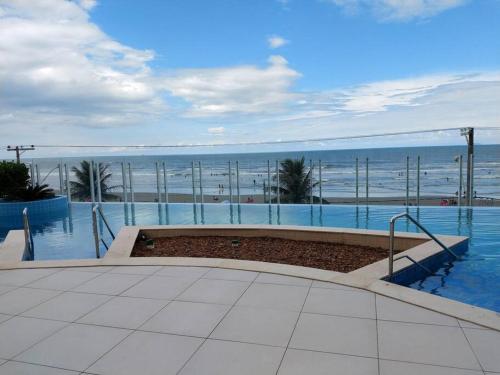 สระว่ายน้ำ, Lindo Apartamento na Praia do Sonho in ชายหาดซอโย